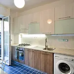 Amazing In With Kitchen Appartement *
