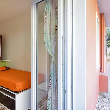 Amazing In With Kitchen Apartment *